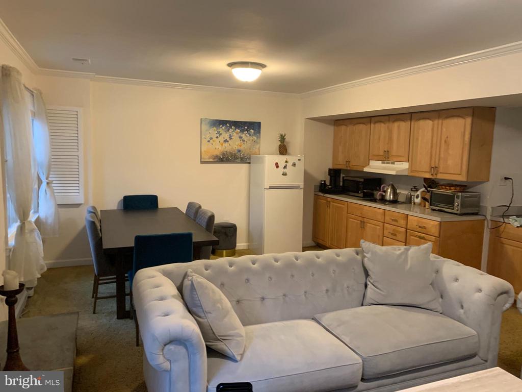 5800 EDSON. LANE Unit: 2