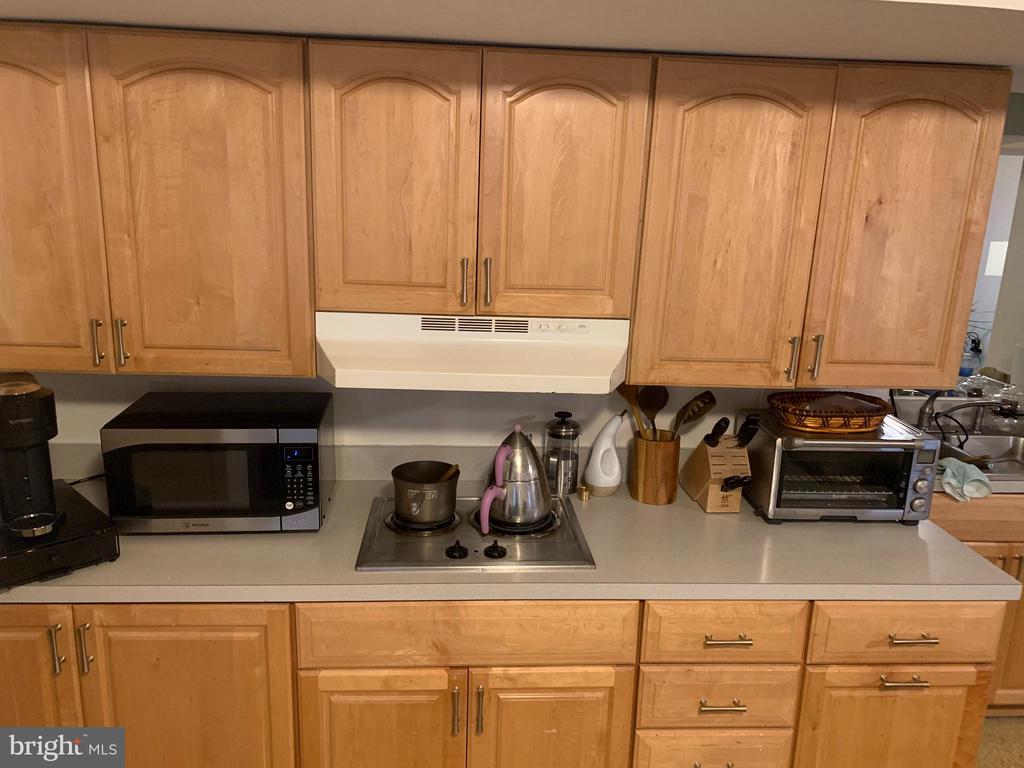 5800 EDSON. LANE Unit: 2