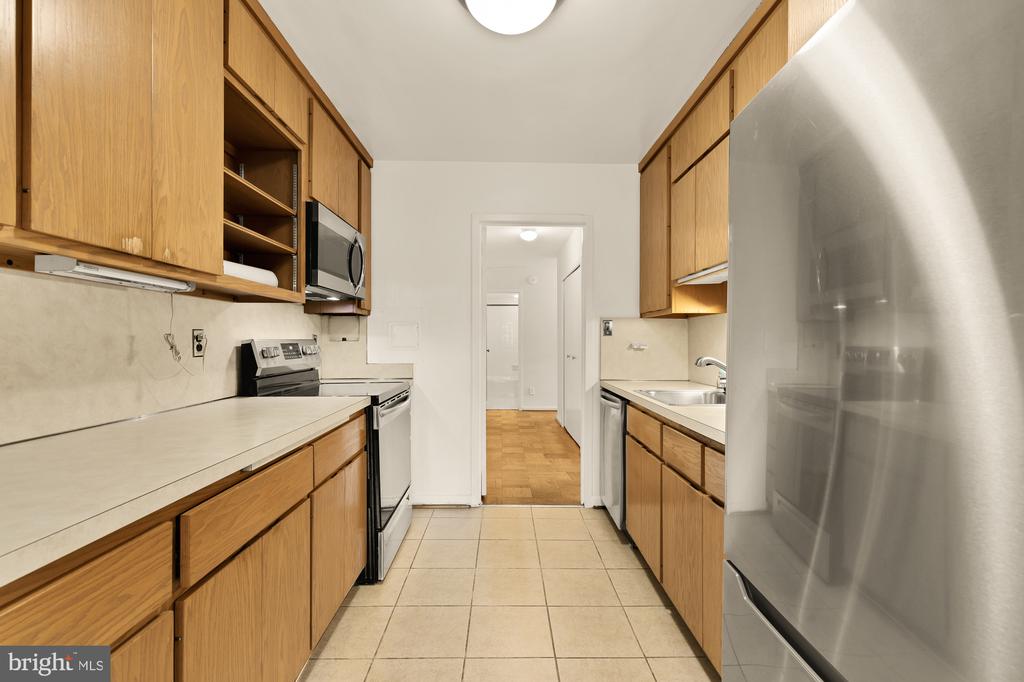 5100 DORSET AVENUE Unit: 308