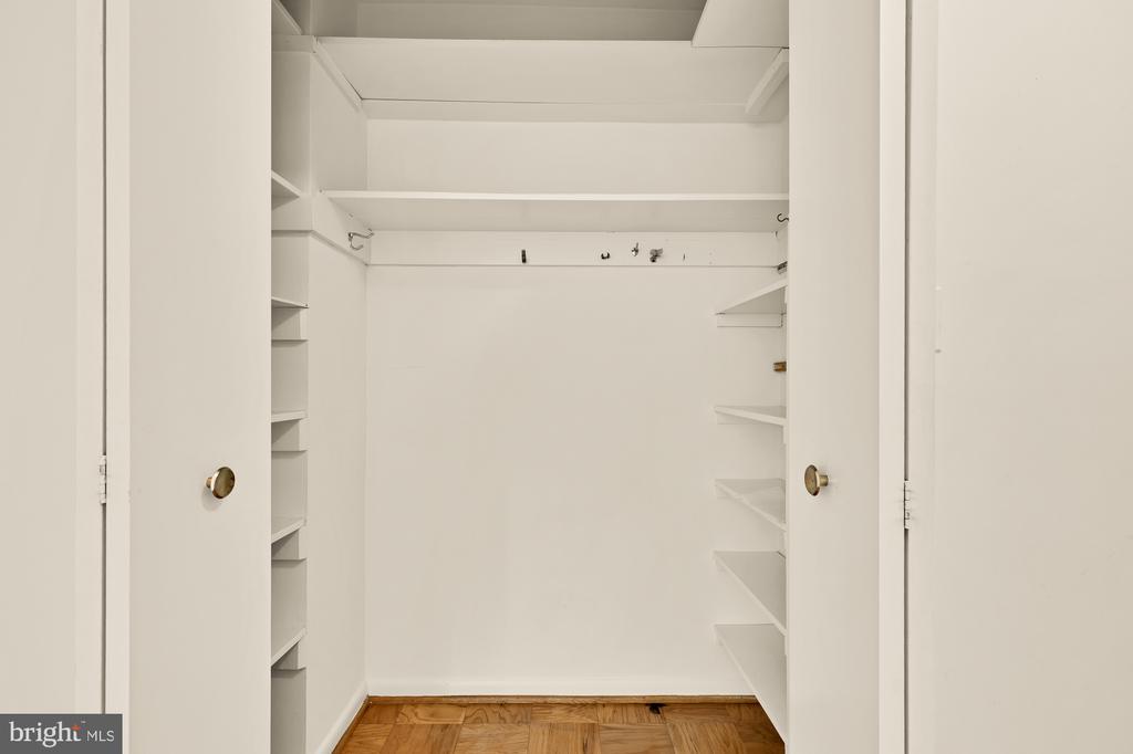 5100 DORSET AVENUE Unit: 308