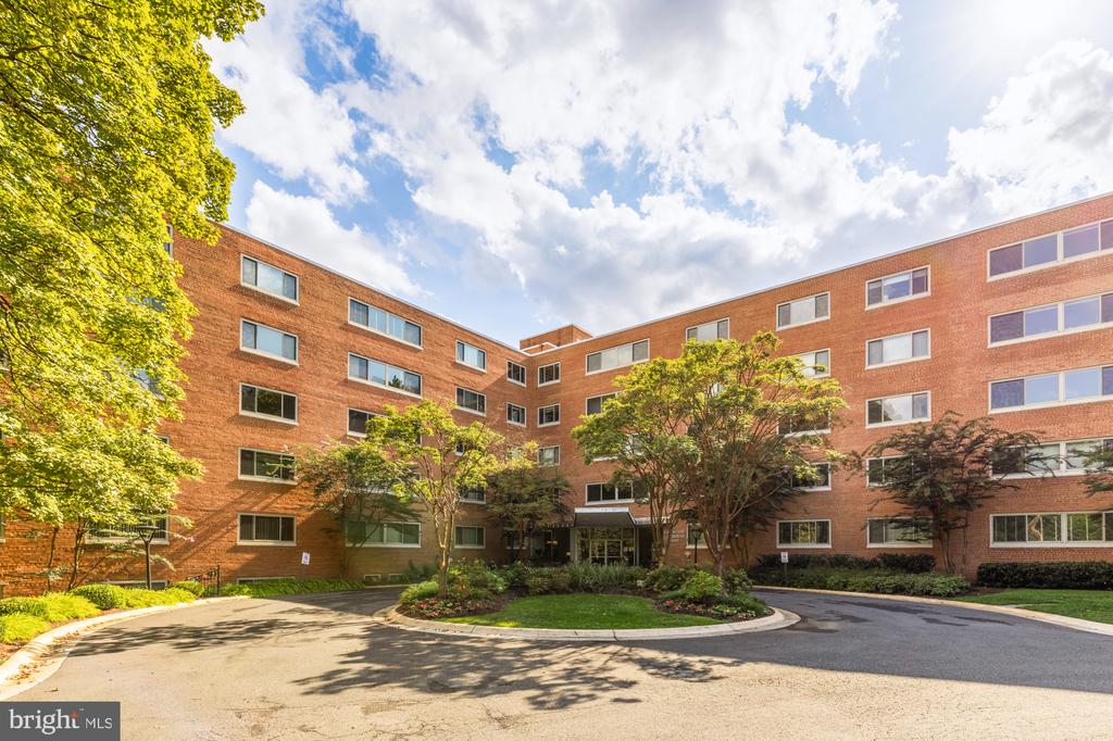 5100 DORSET AVENUE Unit: 308