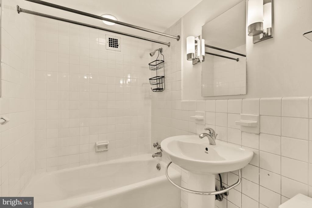 5100 DORSET AVENUE Unit: 308