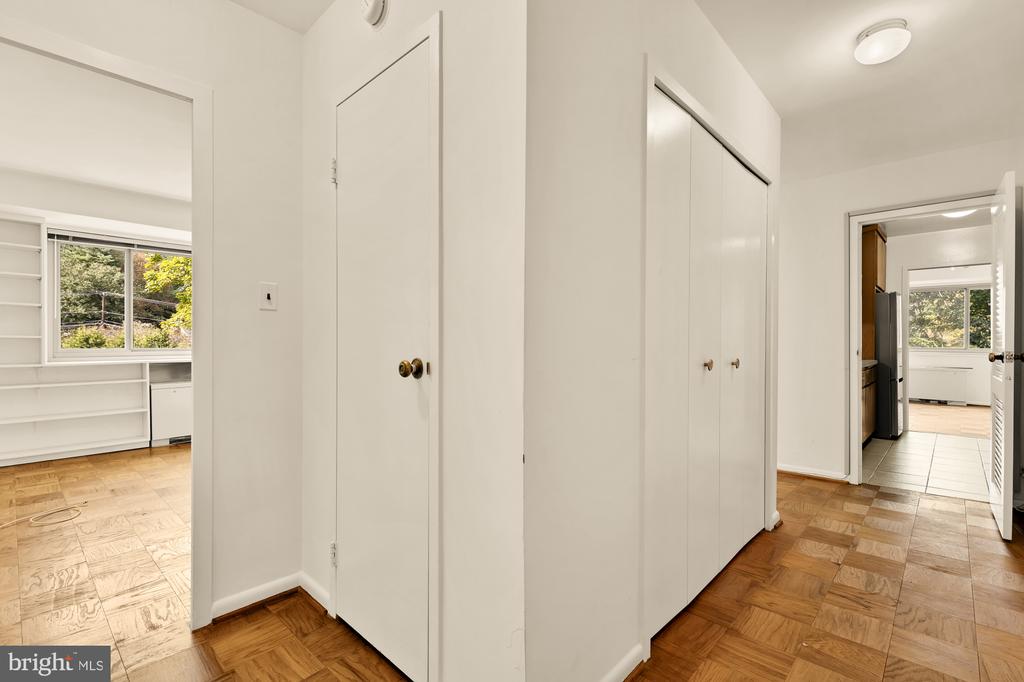 5100 DORSET AVENUE Unit: 308