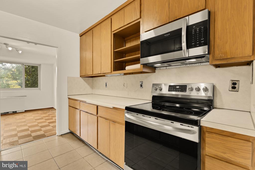 5100 DORSET AVENUE Unit: 308