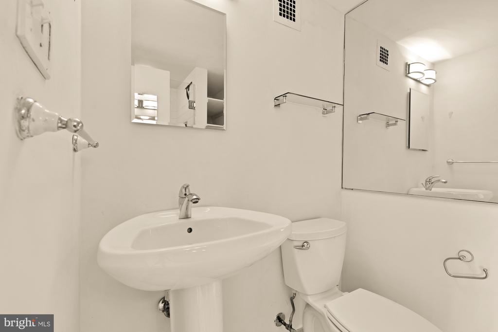 5100 DORSET AVENUE Unit: 308