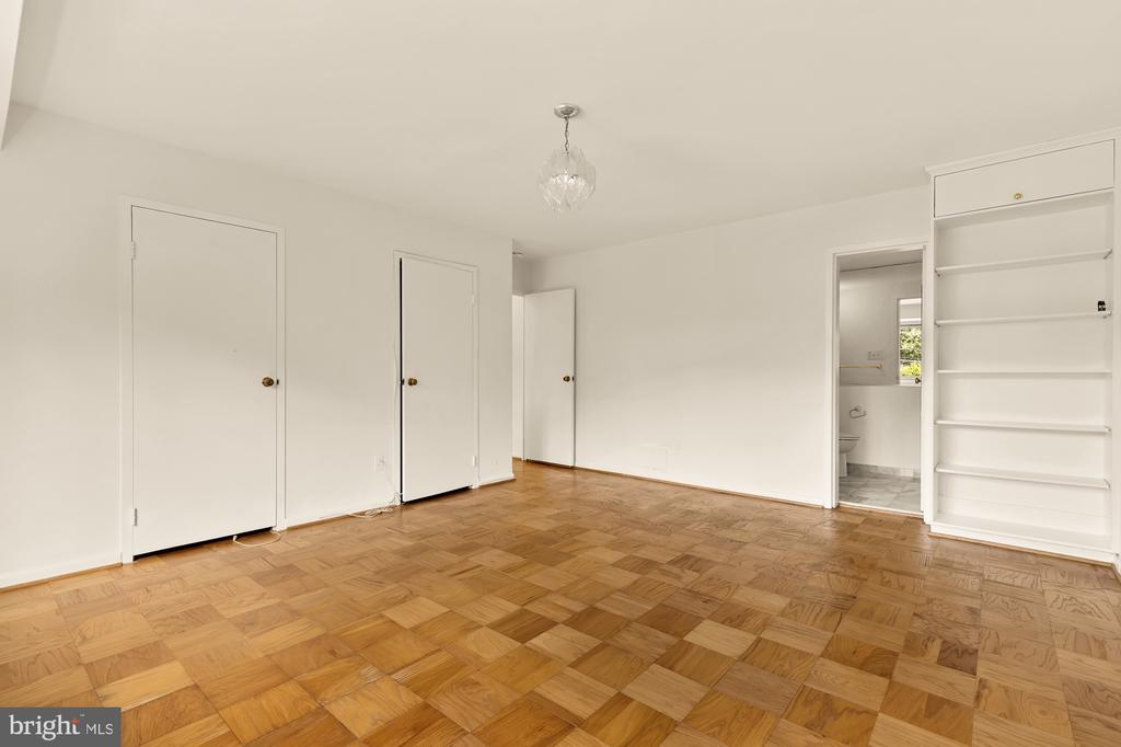 5100 DORSET AVENUE Unit: 308