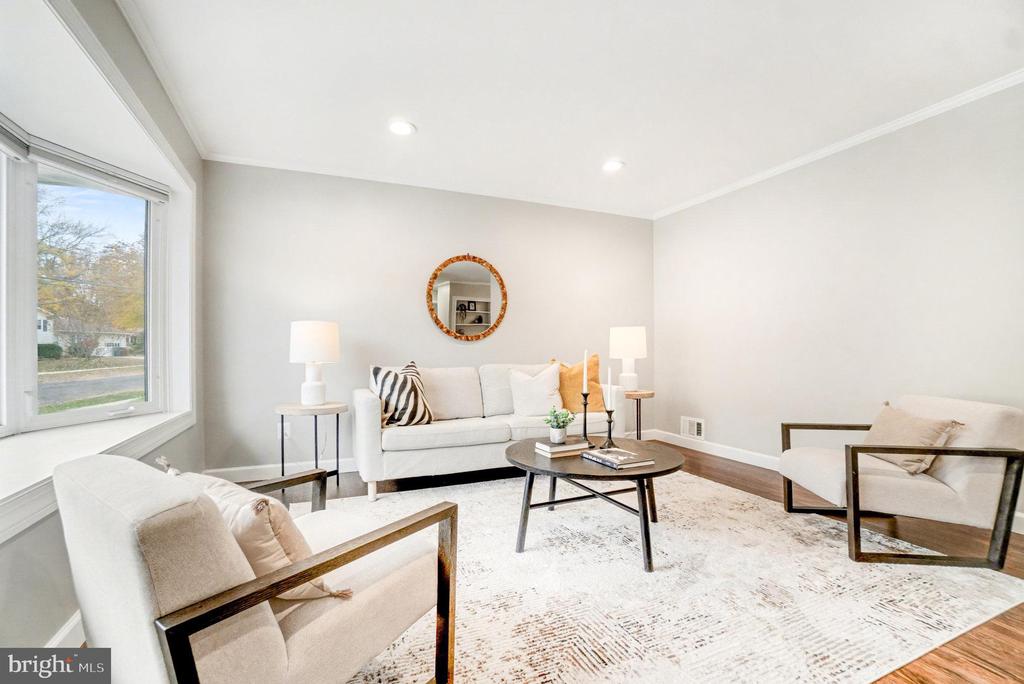 1009 JULIAN PLACE