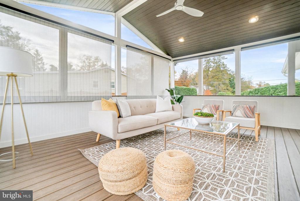 1009 JULIAN PLACE