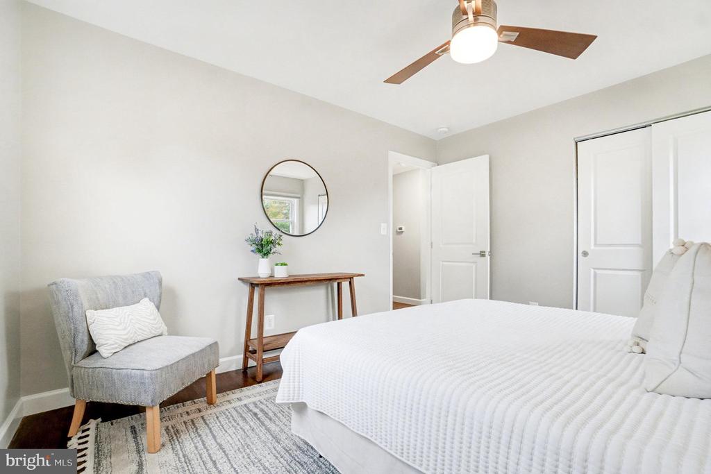 1009 JULIAN PLACE