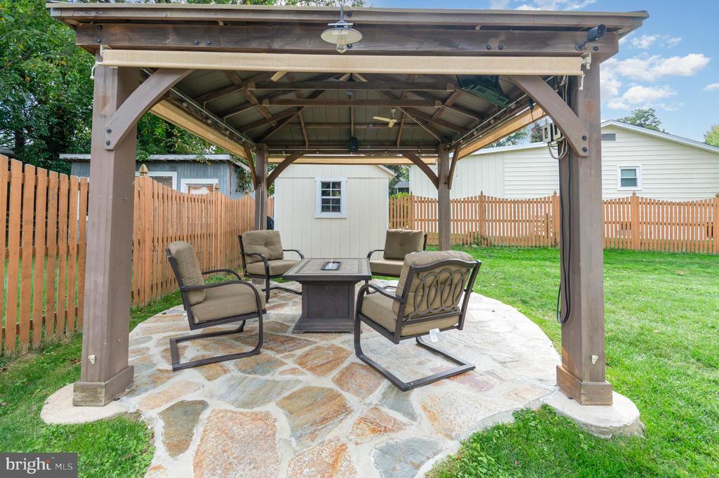 1009 JULIAN PLACE