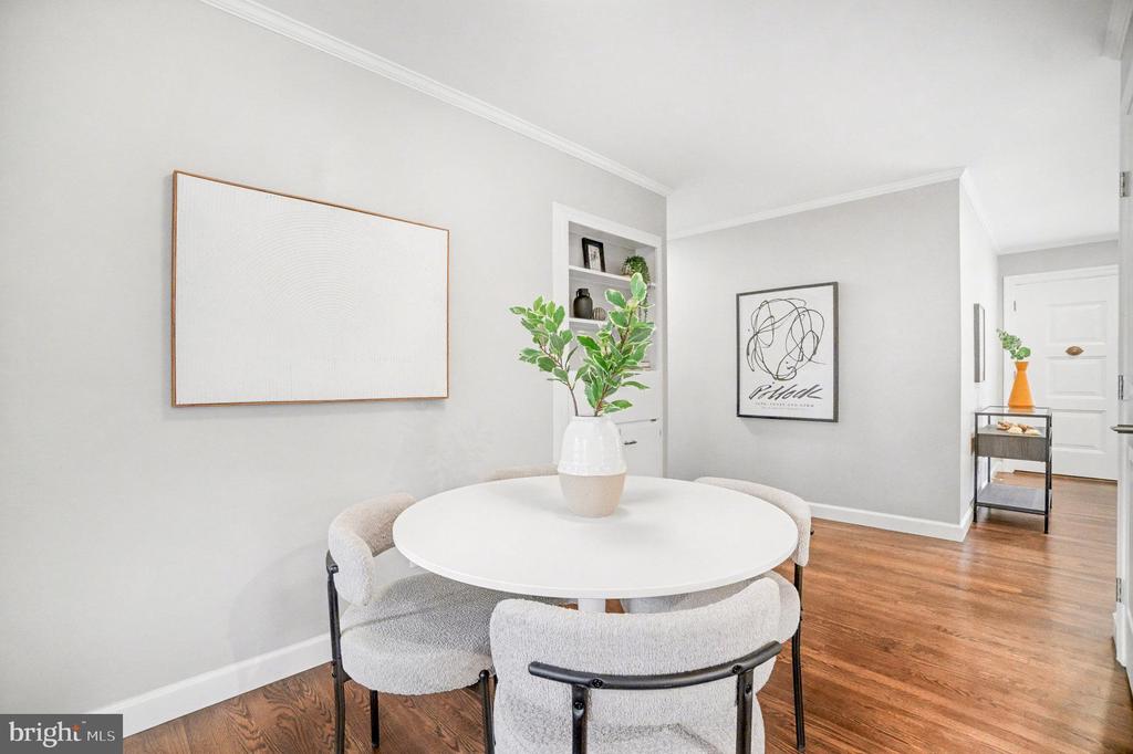 1009 JULIAN PLACE