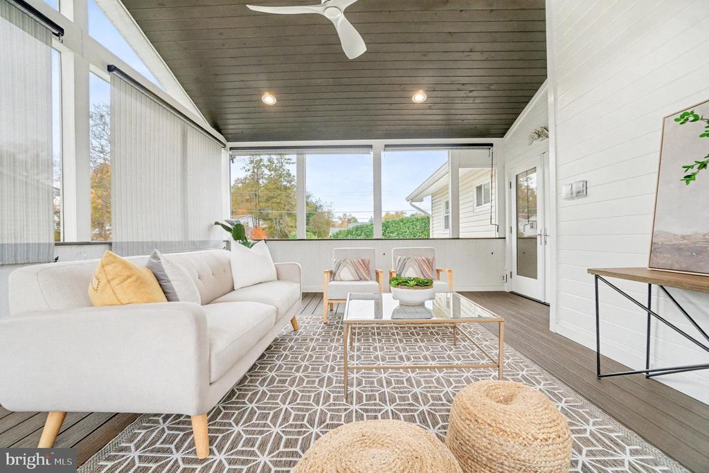 1009 JULIAN PLACE
