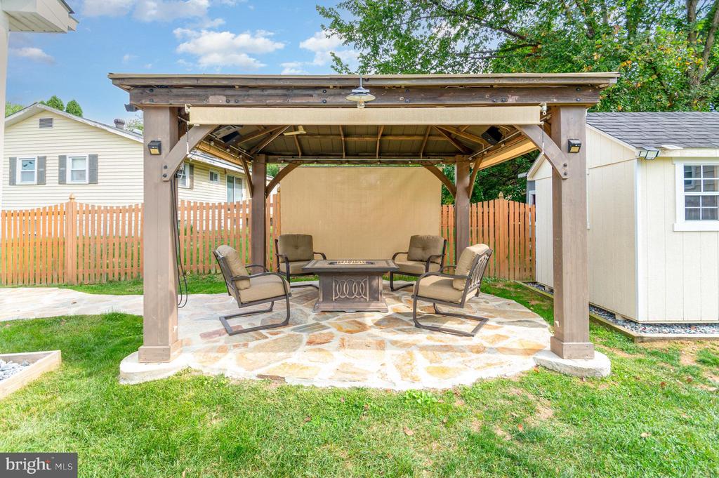 1009 JULIAN PLACE