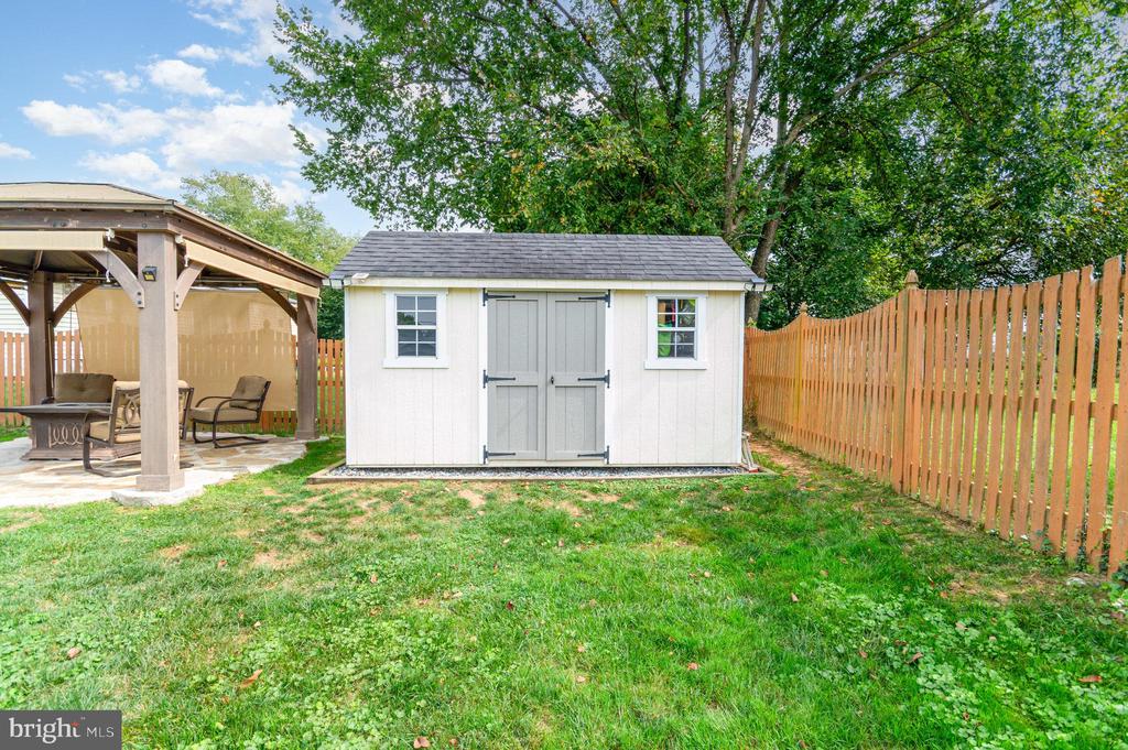 1009 JULIAN PLACE