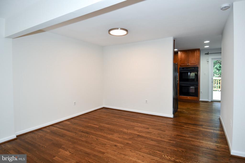 5175 KING CHARLES WAY