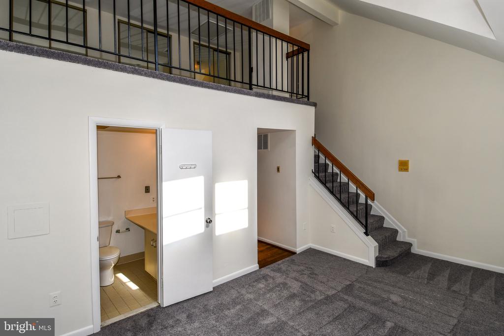 5175 KING CHARLES WAY