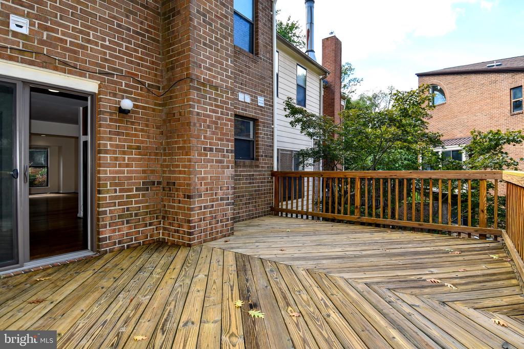 5175 KING CHARLES WAY
