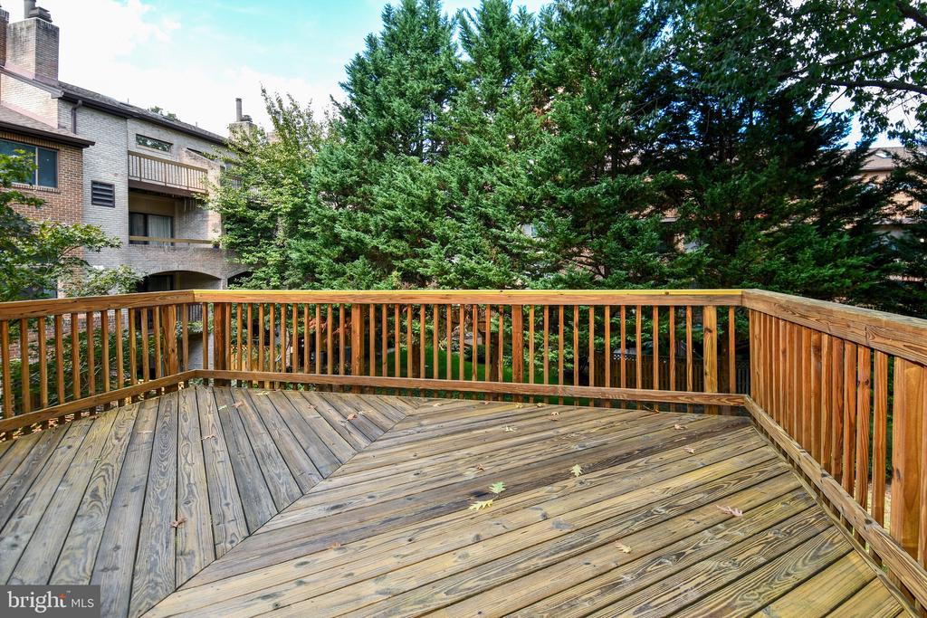 5175 KING CHARLES WAY