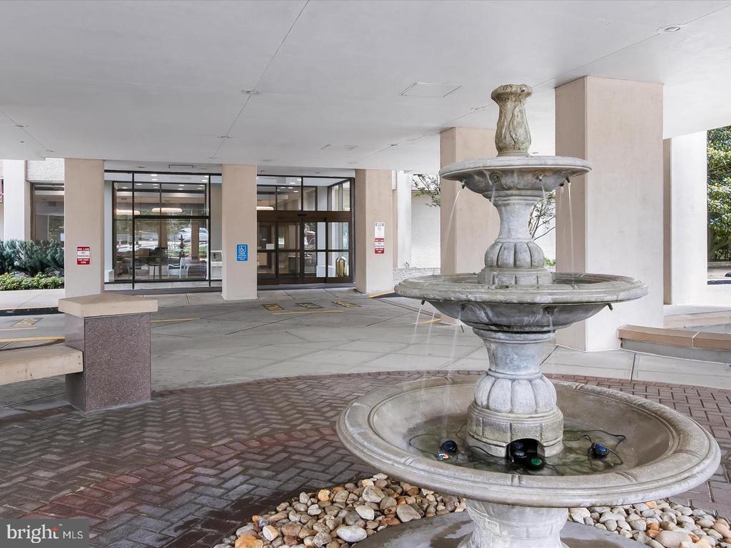 4515 WILLARD AVENUE Unit: 1203S