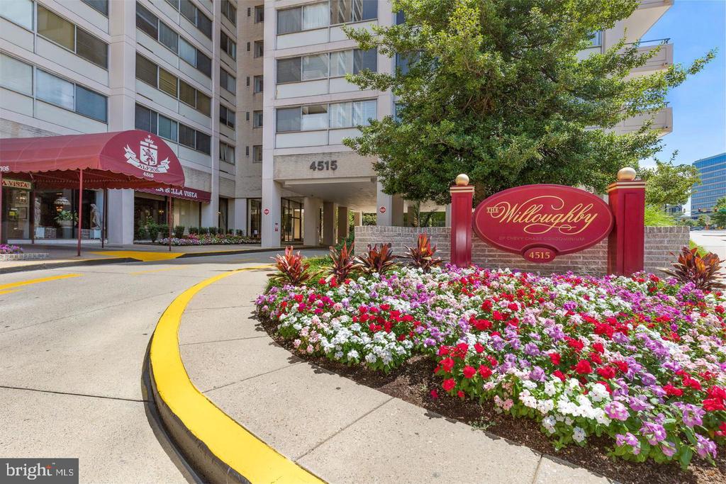 4515 WILLARD AVENUE Unit: 1203S