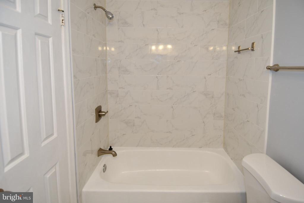 13216 COUNTRY RIDGE DRIVE