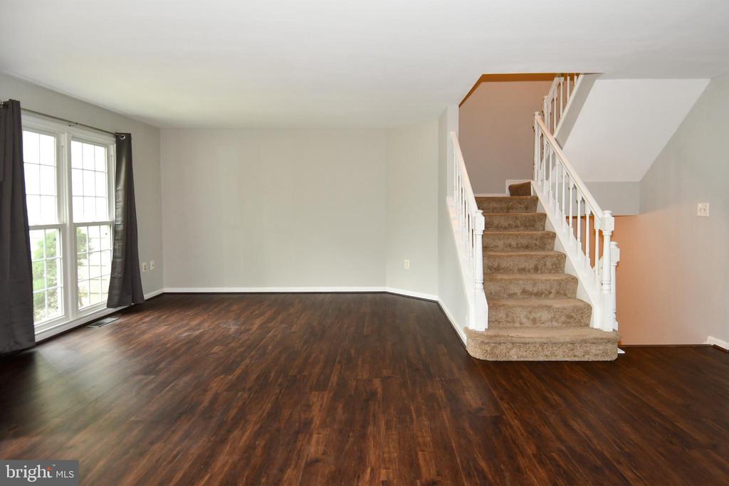 13216 COUNTRY RIDGE DRIVE