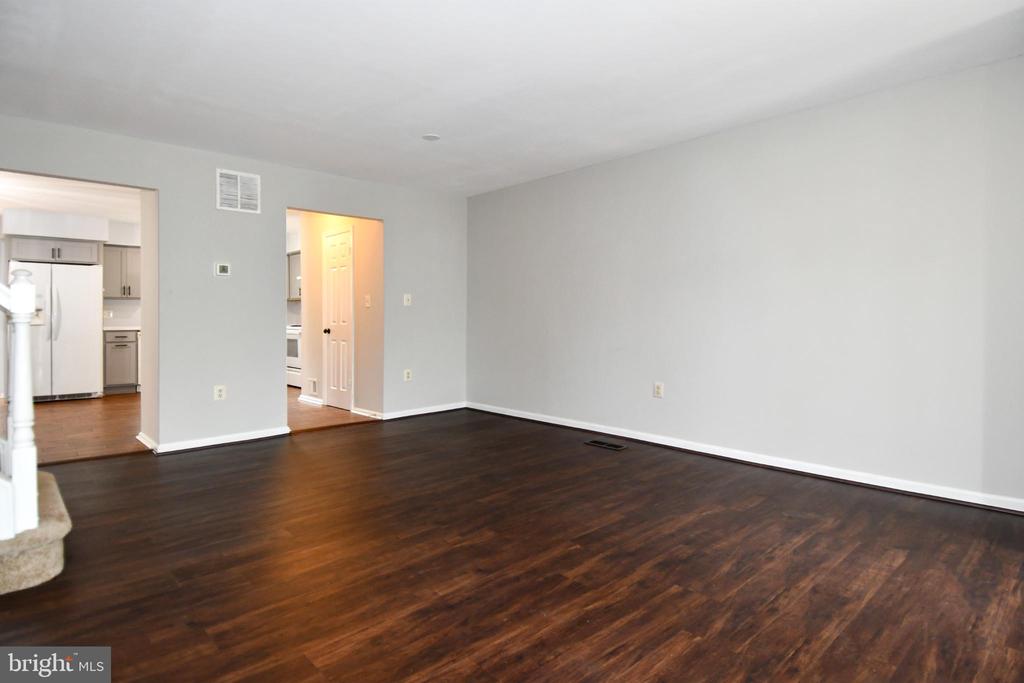 13216 COUNTRY RIDGE DRIVE