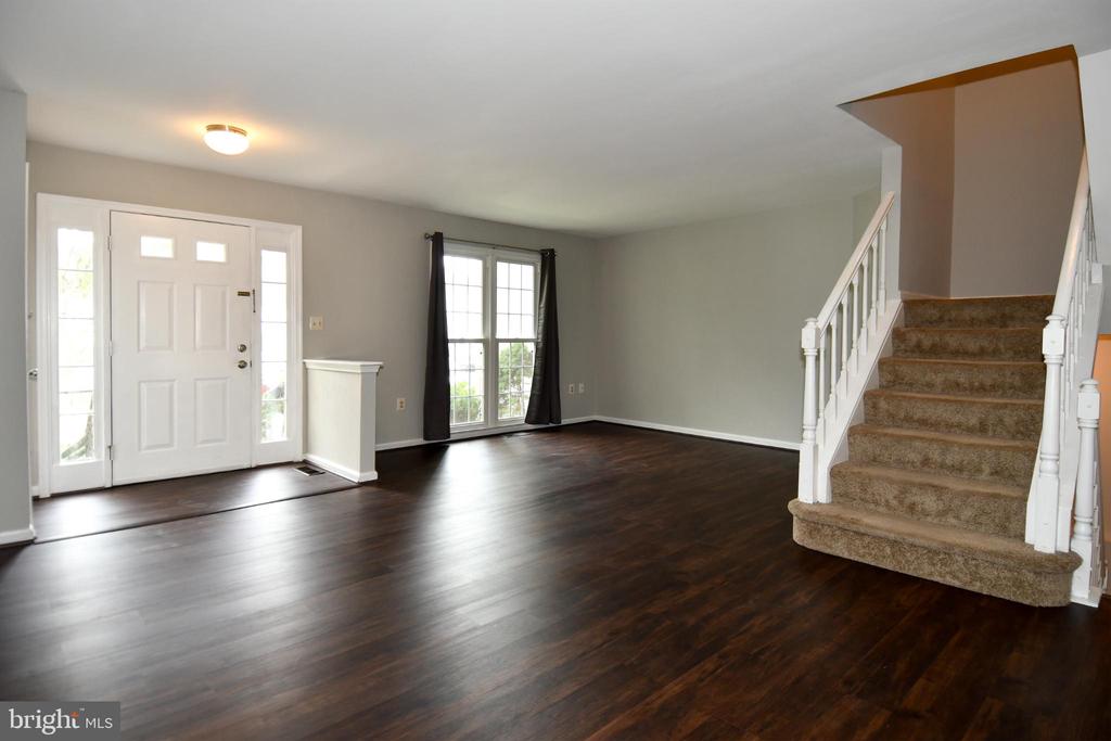 13216 COUNTRY RIDGE DRIVE