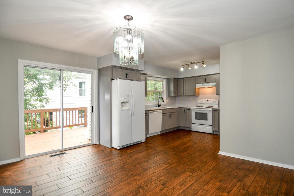 13216 COUNTRY RIDGE DRIVE