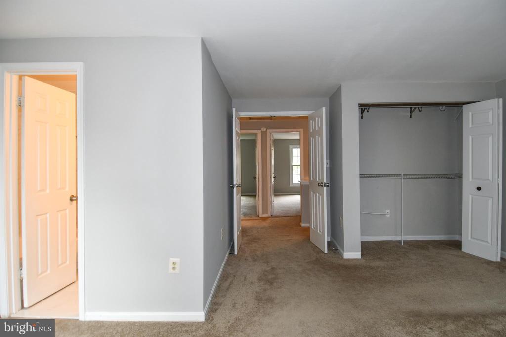 13216 COUNTRY RIDGE DRIVE
