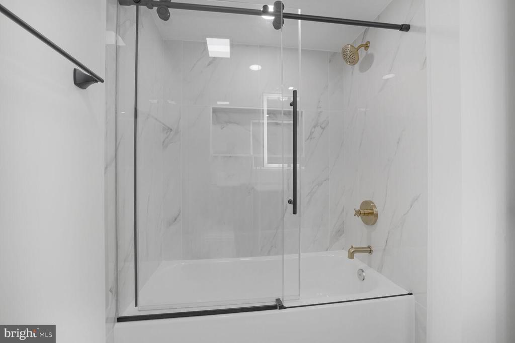 4550 N PARK AVENUE Unit: 707
