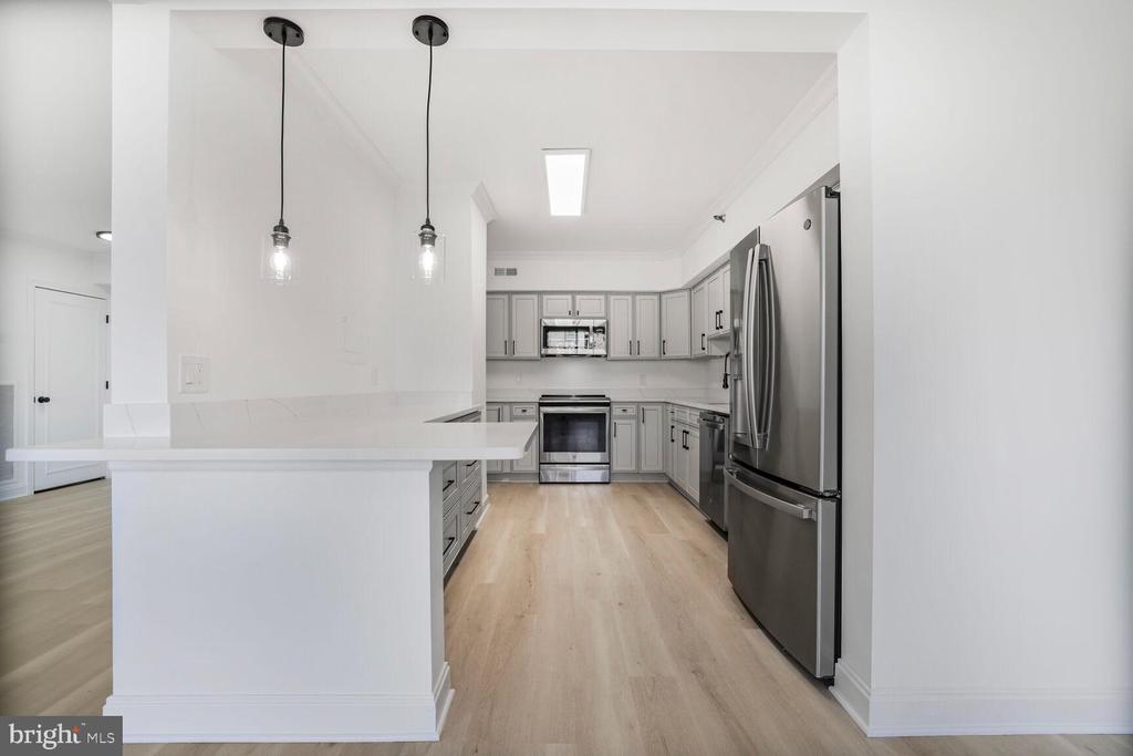 4550 N PARK AVENUE Unit: 707