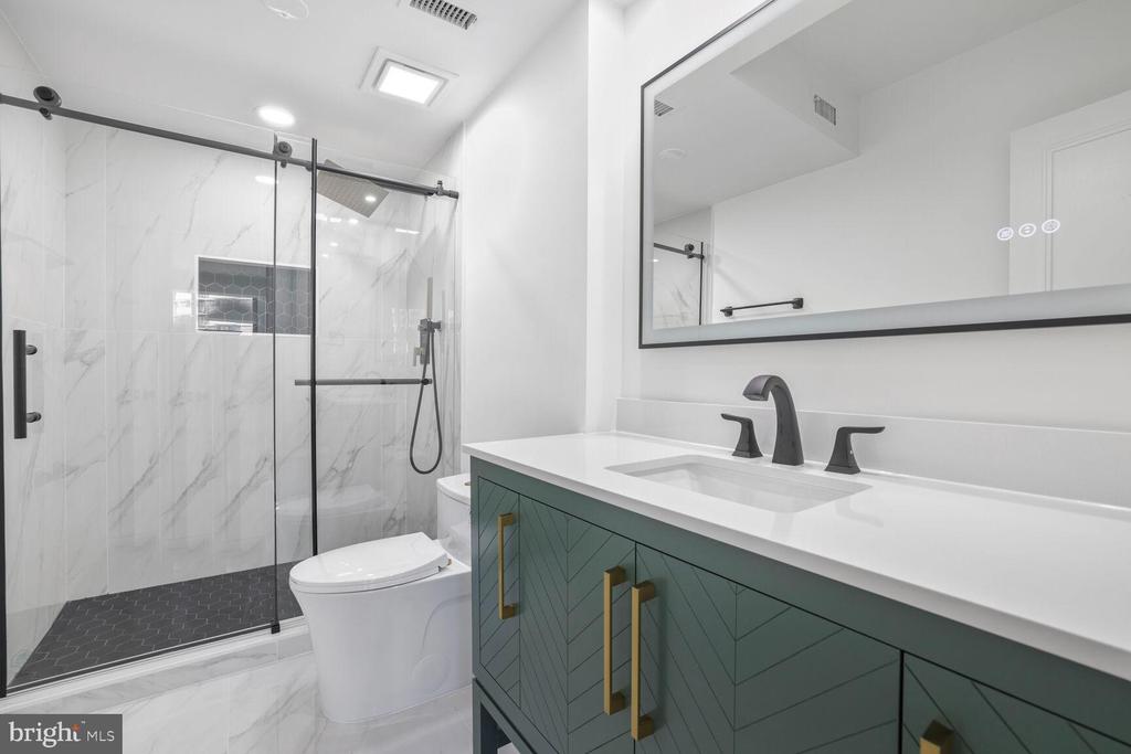 4550 N PARK AVENUE Unit: 707