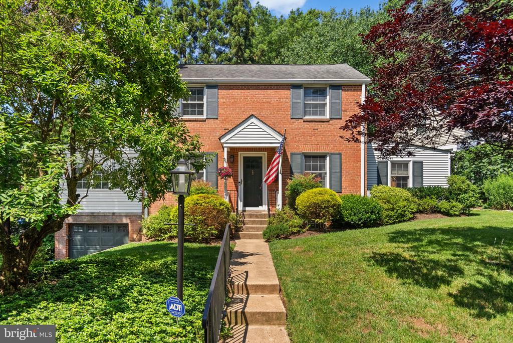 129 LYNNMOOR DRIVE