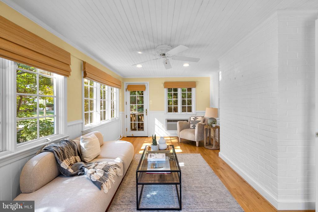 129 LYNNMOOR DRIVE