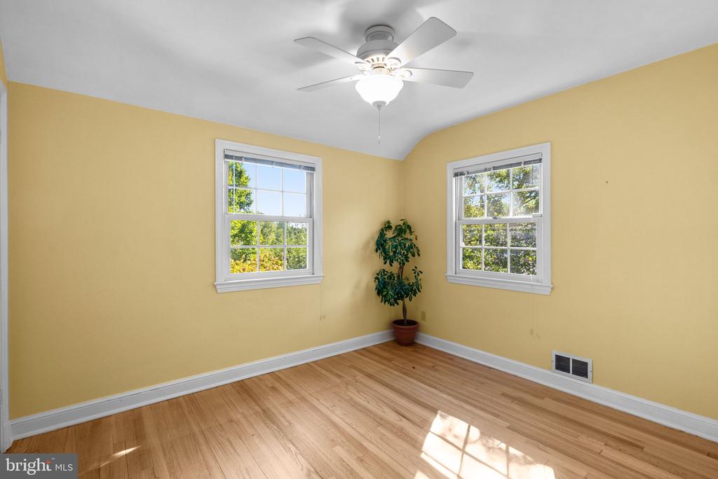 129 LYNNMOOR DRIVE
