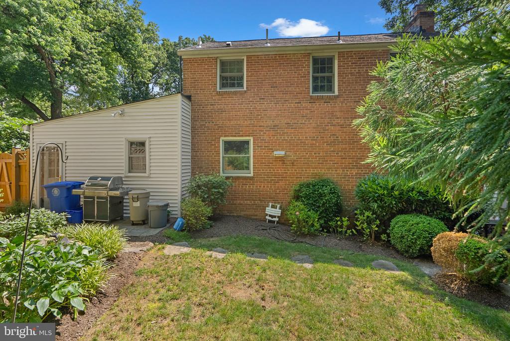 129 LYNNMOOR DRIVE
