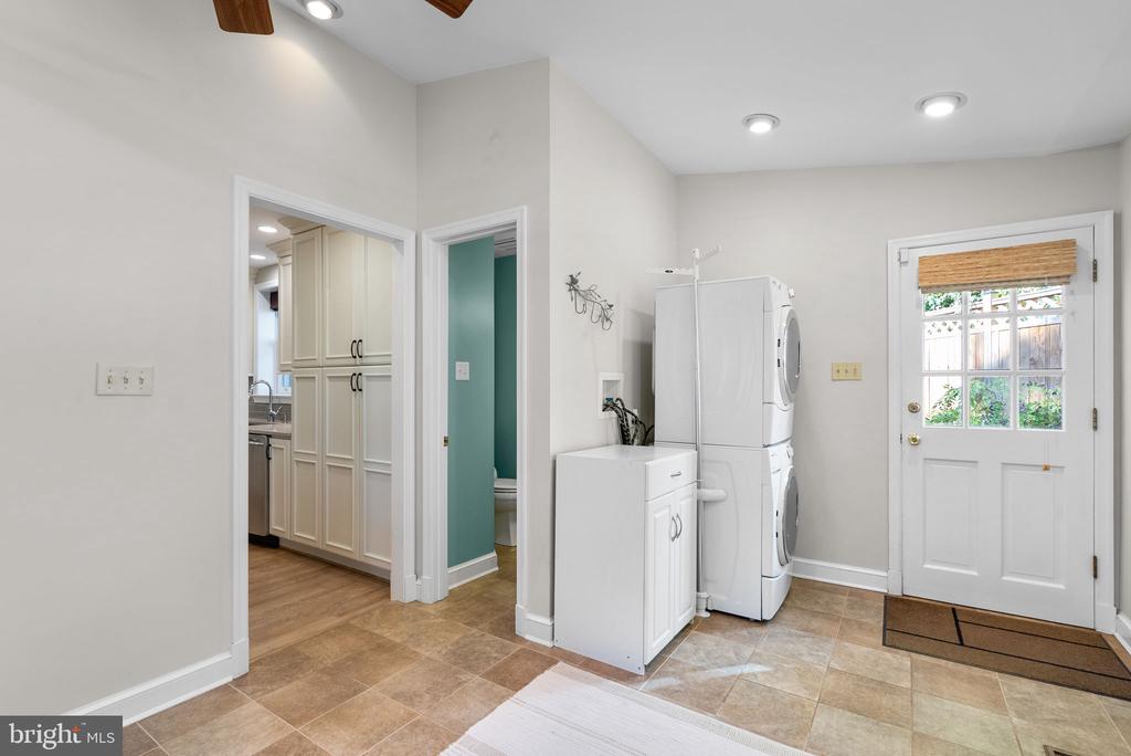 129 LYNNMOOR DRIVE