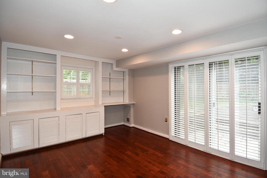 4100 DEWMAR COURT