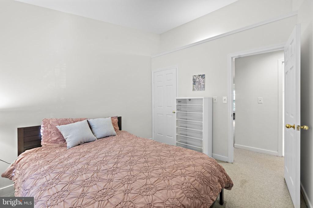 10934 ROCKY MOUNT WAY