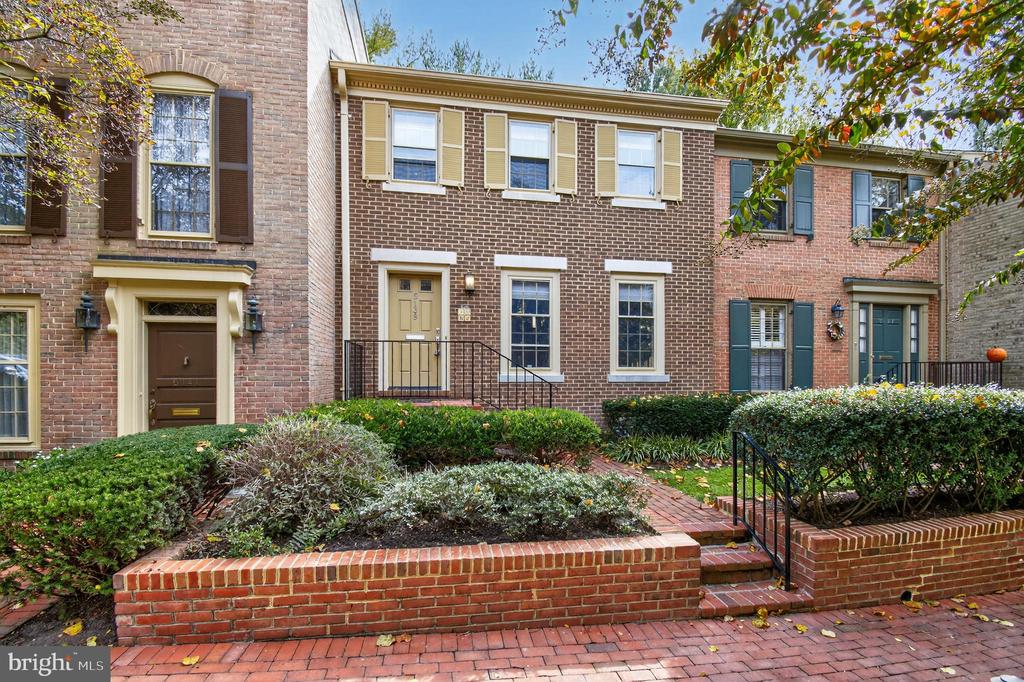 5139 WESTBARD AVENUE Unit: 21