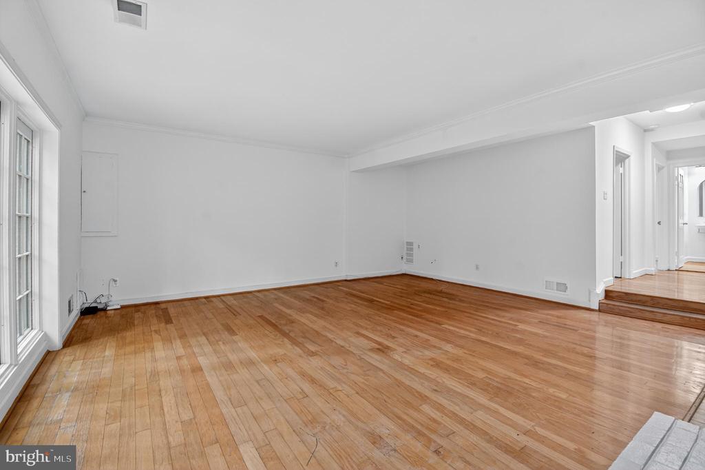 5139 WESTBARD AVENUE Unit: 21