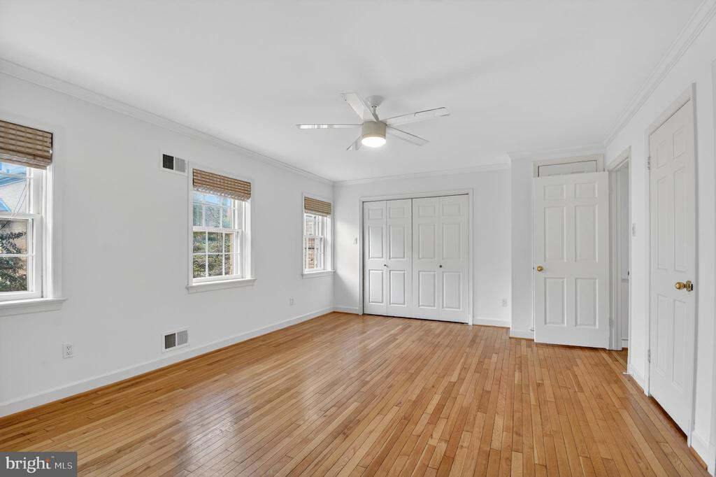5139 WESTBARD AVENUE Unit: 21