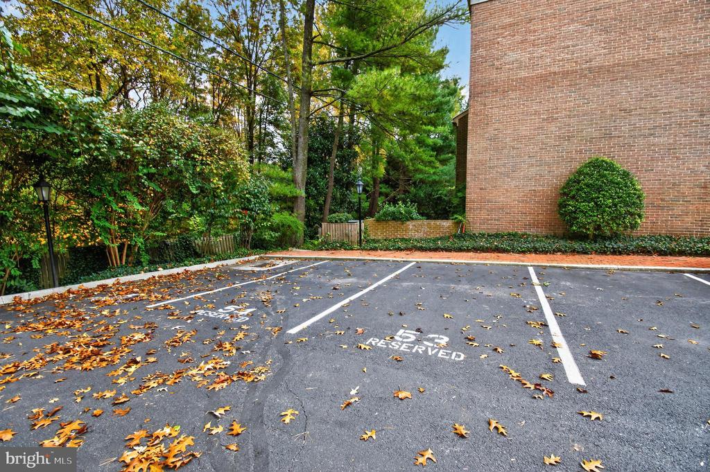 5139 WESTBARD AVENUE Unit: 21