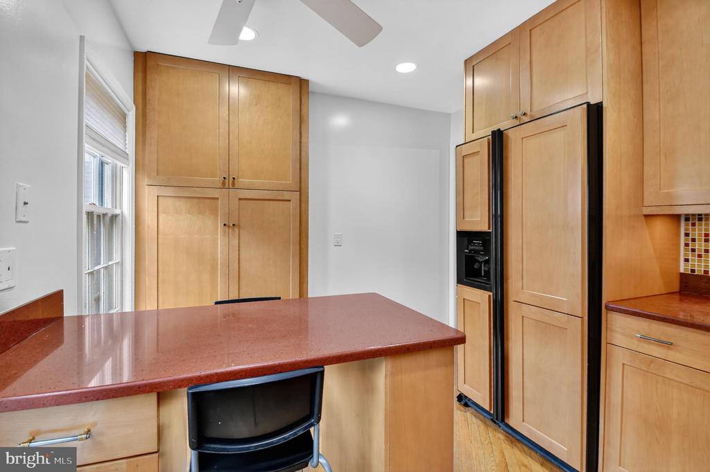 5139 WESTBARD AVENUE Unit: 21