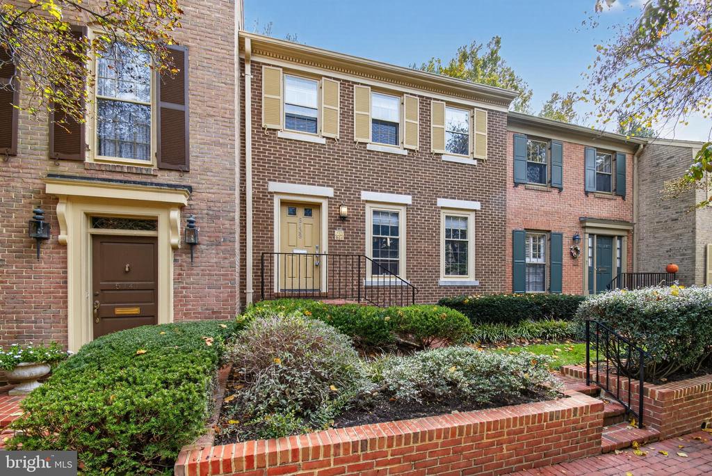 5139 WESTBARD AVENUE Unit: 21
