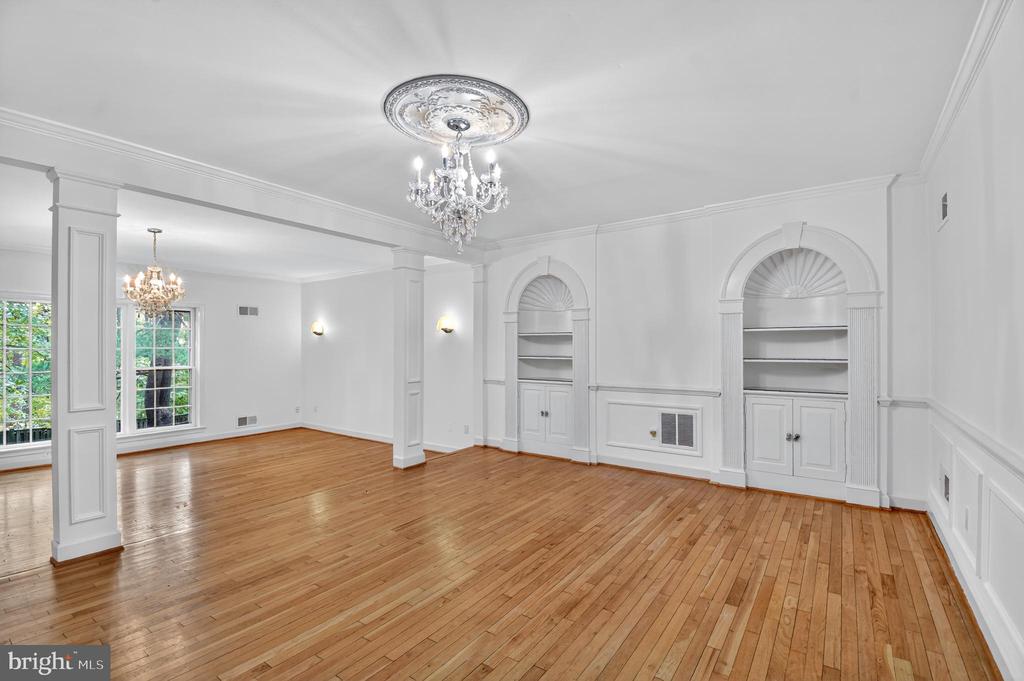 5139 WESTBARD AVENUE Unit: 21