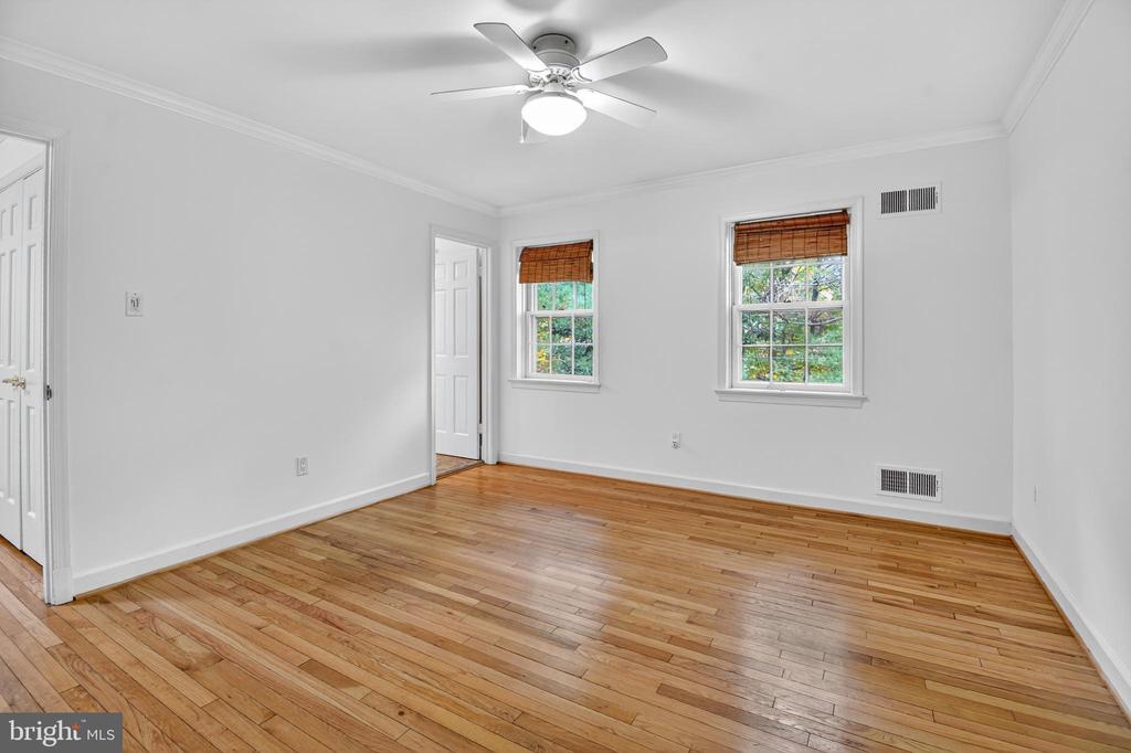 5139 WESTBARD AVENUE Unit: 21