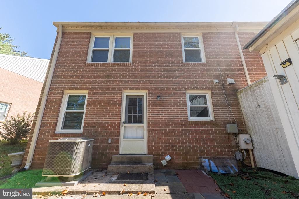 12136 BENTRIDGE PLACE