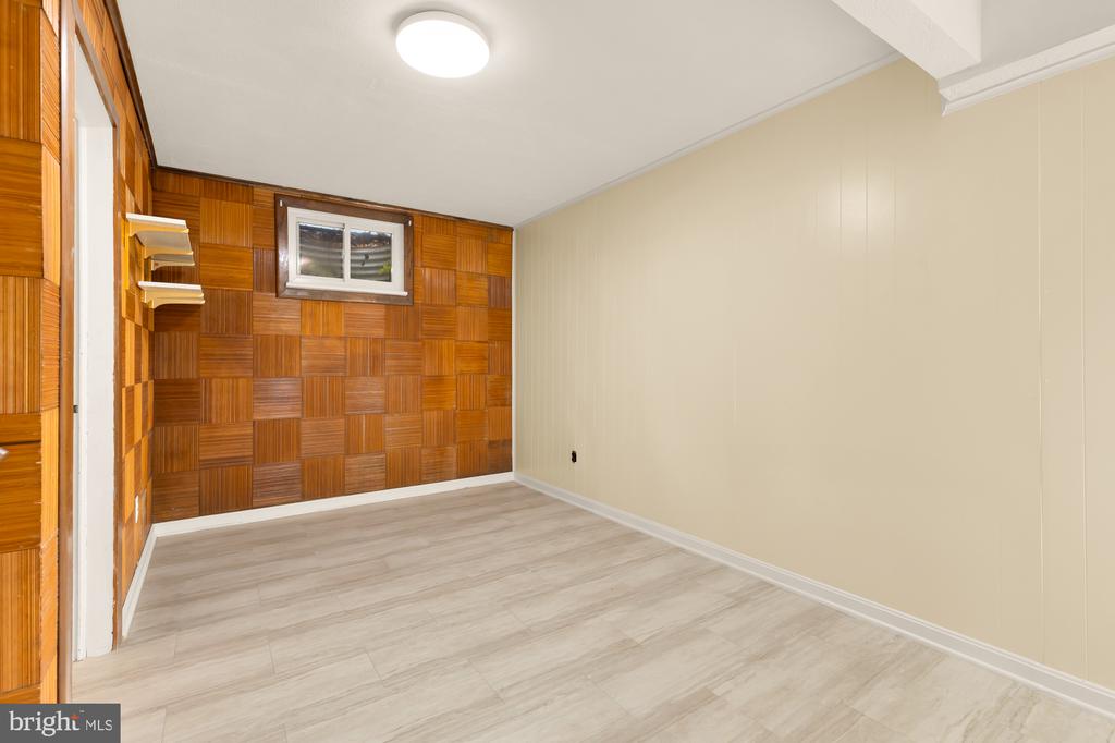 1102 DALE DRIVE